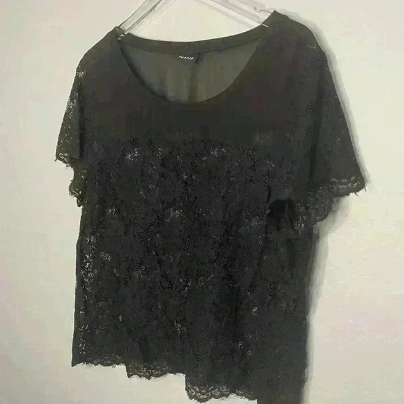 Torrid Black Chiffon Sheer Lace Crop Crew Neck Top 1 1X 14/16 - Picture 2 of 4